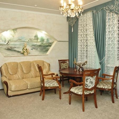 Coliseum Hotel Khmel'nyts'kyy Room photo