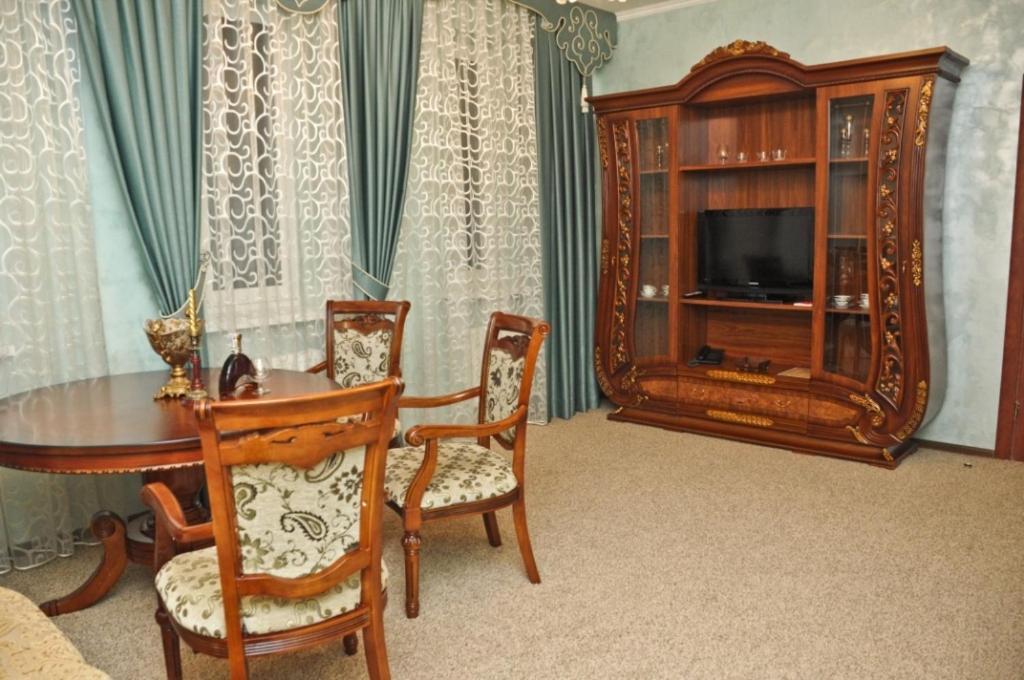 Coliseum Hotel Khmel'nyts'kyy Room photo