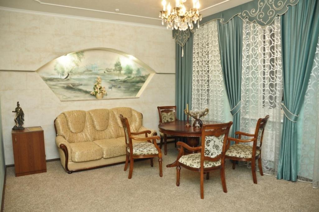 Coliseum Hotel Khmel'nyts'kyy Room photo